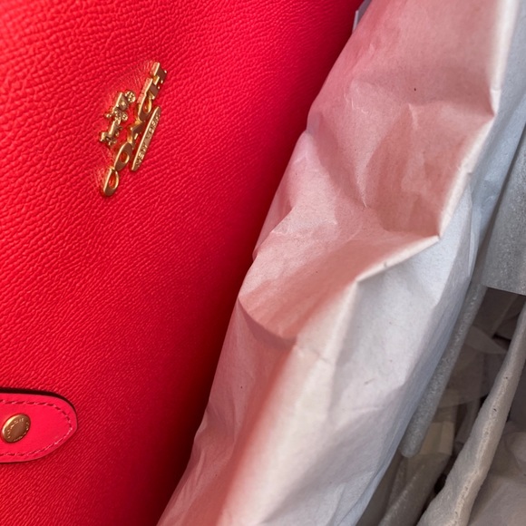 Gaby’sBags👜💕-NWT Coach Reversible Tote &Pouch - Picture 5 of 5